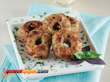 Tavuklu Etli Fıstıklı Köfte
