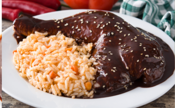 Şeflerden en lezzetli mole poblano tarifi...