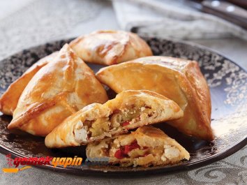 PEYNİRLİ VE PATLICANLI BÖREK