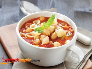 Makarnalı Nohut Çorbası