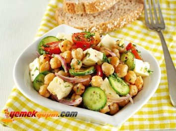 Peynirli Nohut Salatası