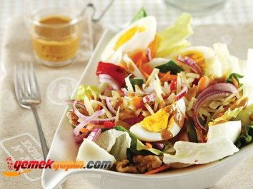 Cevizli Ve Peynirli Salata