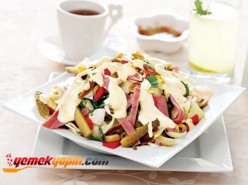 Hardal Soslu Yoğurtlu Marul Salata
