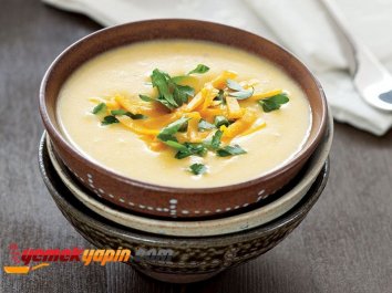 Cheddar Peynirli Karnabahar Çorbası
