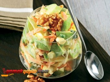 Elmalı Lahana Salatası