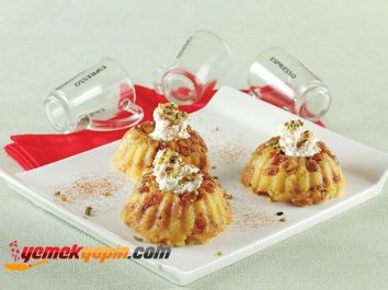 KURU ÜZÜMLÜ VE İRMİKLİ KEK