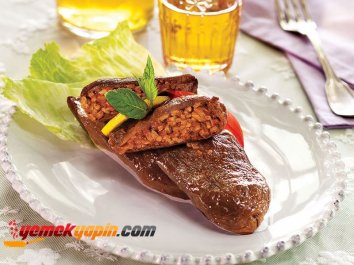 Zeytinyağlı Kuru Patlıcan Dolması