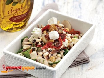 Girit Salatası