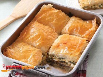 ISPANAKLI VE PEYNİRLİ ÇITIR BÖREK