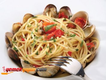 Kağıtta Midyeli Spagetti