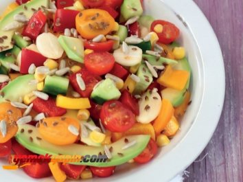 RENGARENK SALATA