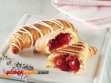 VİŞNELİ ÇÖREK
