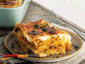 TAVUKLU VE ILIK KREMA SOSLU NARLI SALATA