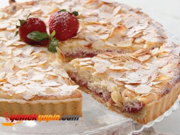 ÇİLEKLİ VE LOR PEYNİRLİ TART