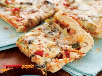 SEBZELİ KOLAY PİZZA