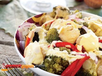 Kestaneli ve Brokolili Salatası