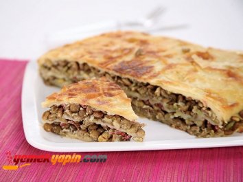 YEŞİL MERCİMEKLİ BÖREK