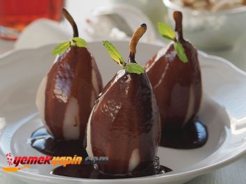 ÇİKOLATA SOSLU ARMUT TATLISI