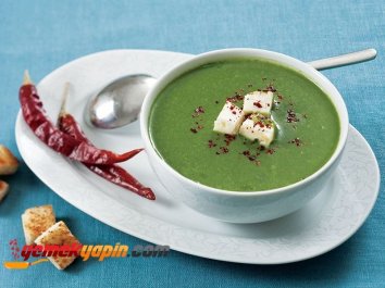 Keçi Peynirli Ispanak Çorbası