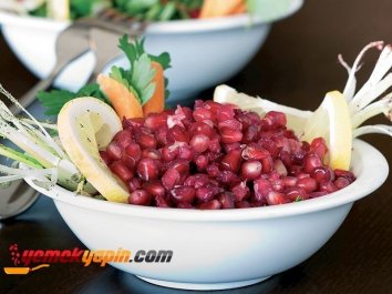 Nar Salatası