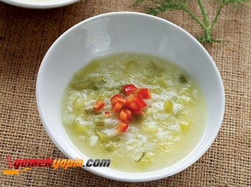 Zencefilli Ve Pirinçli Pırasa Çorbası