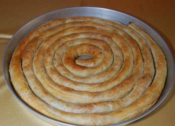Geleneksel dolamber böreği nasıl yapılır?