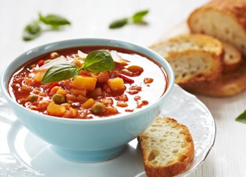 Minestrone çorbası nasıl yapılır? tarifi ve püf noktaları