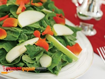 Gül Yapraklı Ispanak Salatası