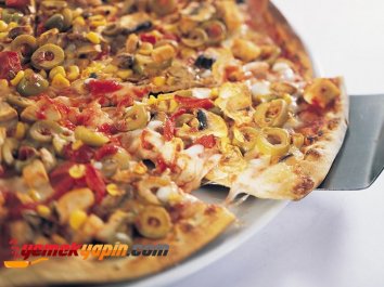 Tavuklu ve Mantarlı Pizza Tarifi, Nasıl Yapılır?
