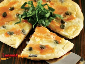 Somonlu ve Kaparili Pizza Tarifi, Nasıl Yapılır?