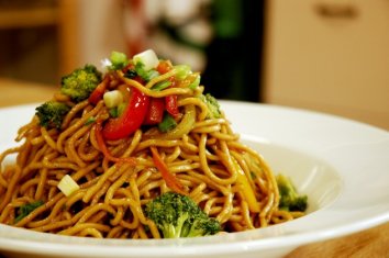 Sebzeli Noodle Tarifi, Nasıl Yapılır?