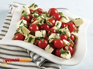 Mozarella Salatası