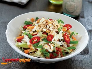 Tavuk Etli Kış Salatası