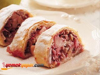 BÖĞÜRTLENLİ STRUDEL