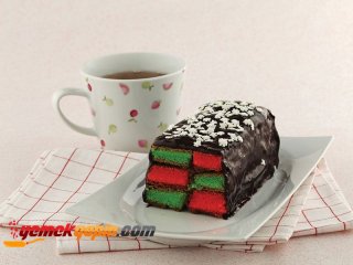 RENKLİ PASTA