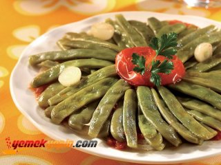 ZEYTİNYAĞLI TAZE FASULYE DİZME