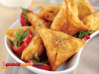 SEMİZOTLU ÜÇGEN BÖREK