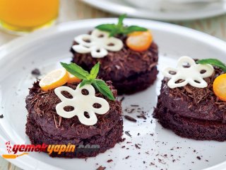 BADEMLİ ÇİKOLATA PASTACIKLARI