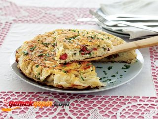 KAŞAR PEYNİRLİ PRATİK TAVA BÖREĞİ