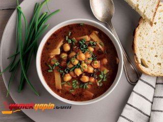 Erişteli Ve Körili Nohut Çorbası