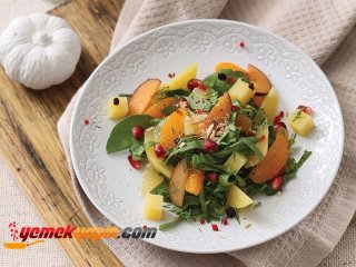 Taze Erikli Ve Rokalı Patates Salatası