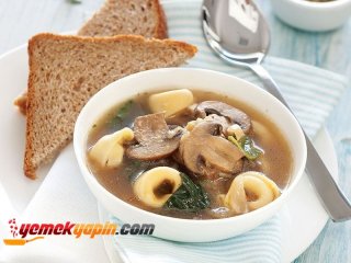 Mantarlı Tortellini Çorbası