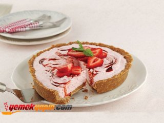ÇİLEK KREMALI PAY