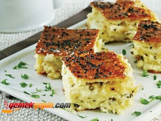 BAKLAVA YUFKASINDAN TEPSİ BÖREĞİ