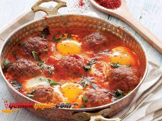Domates Soslu Yumurtalı Köfte