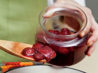 ÇİLEK REÇELİ