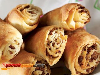 KIYMALI KURU BÖREK
