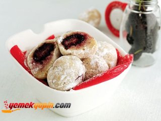 KARADUTLU MARZİPAN LOKMALARI