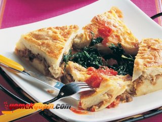 PATLICANLI VE SOĞANLI BÖREK