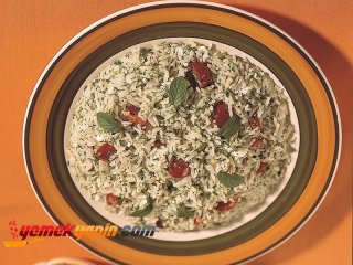 Baharatlı Pirinç Salatası